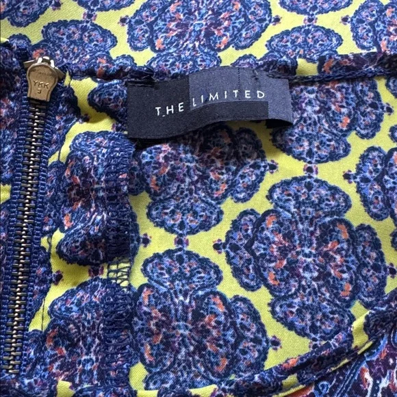 The Limited Yellow and Blue brocade Geometric print top Blouse cap sleeves Sz M - Picture 4 of 6